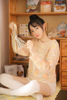 美女和男生半夜打牌视频